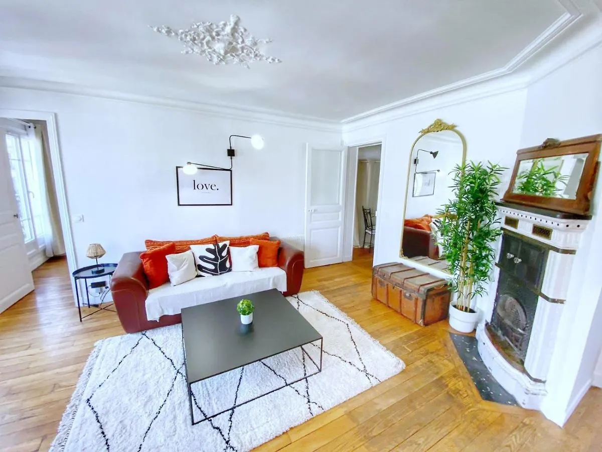 Appartement 80M2 Lumineux Paris 10 - 4P